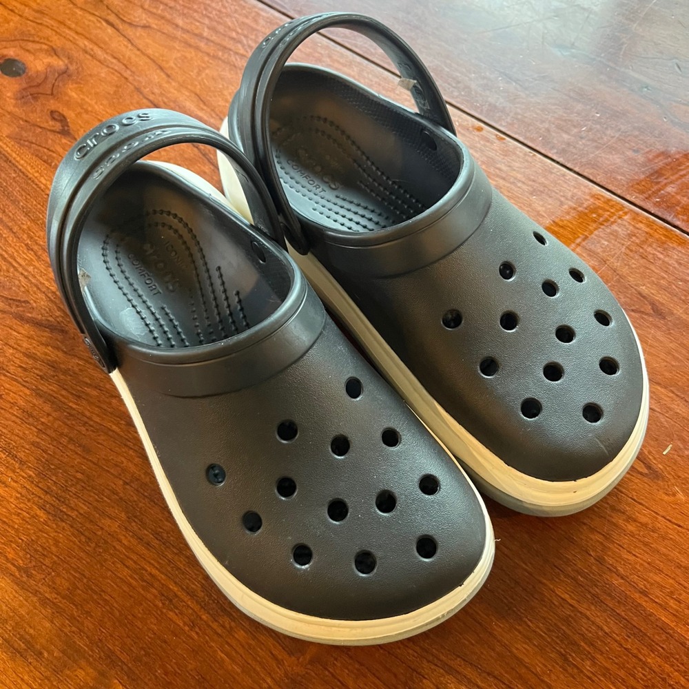 Crocs Clog Women's‎ Size 10 Casual Comfort Shoes Black